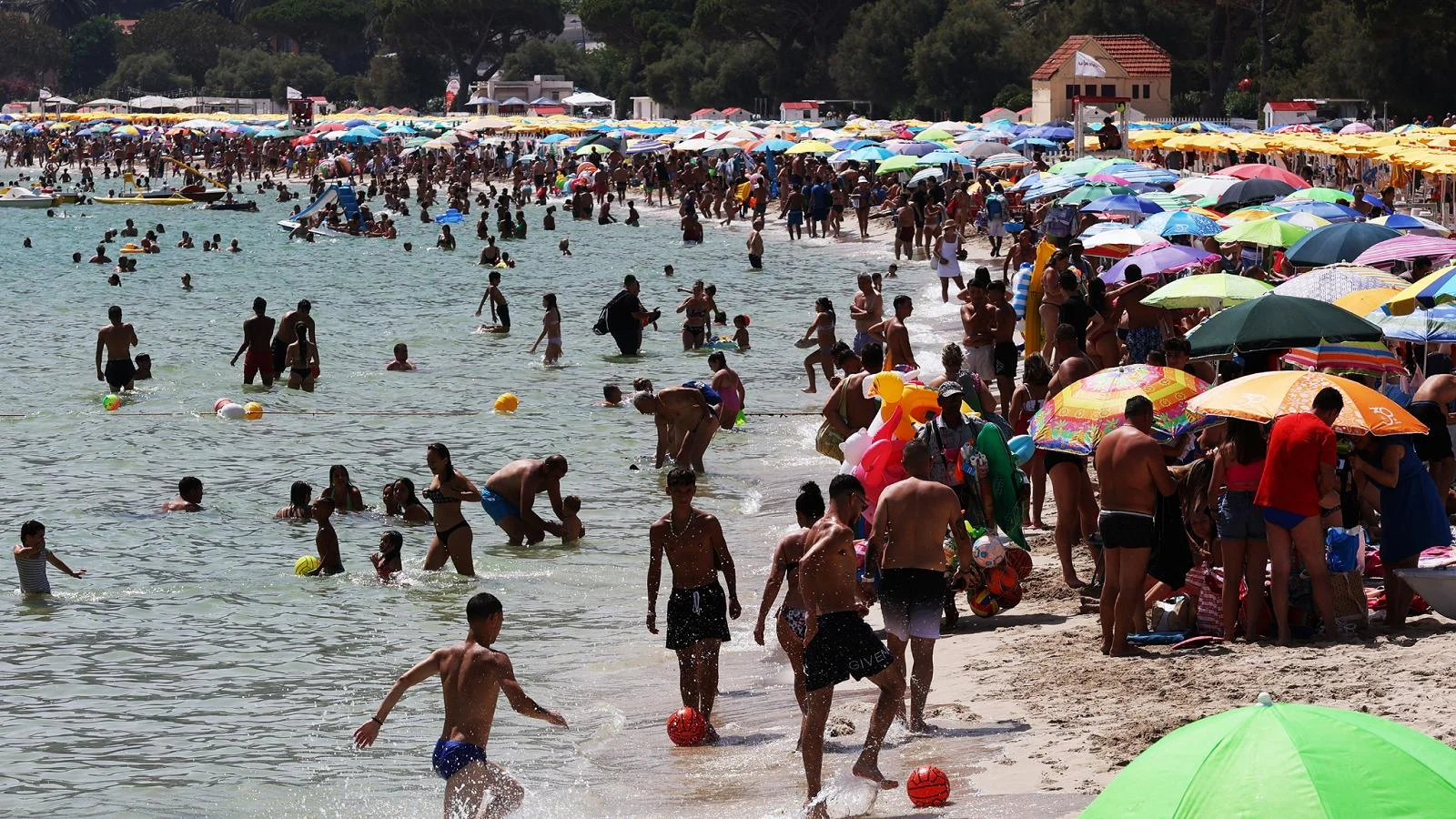 Revogada a concessão da Italo Belga para a praia de Mondello após investigação sobre infiltração mafiosa