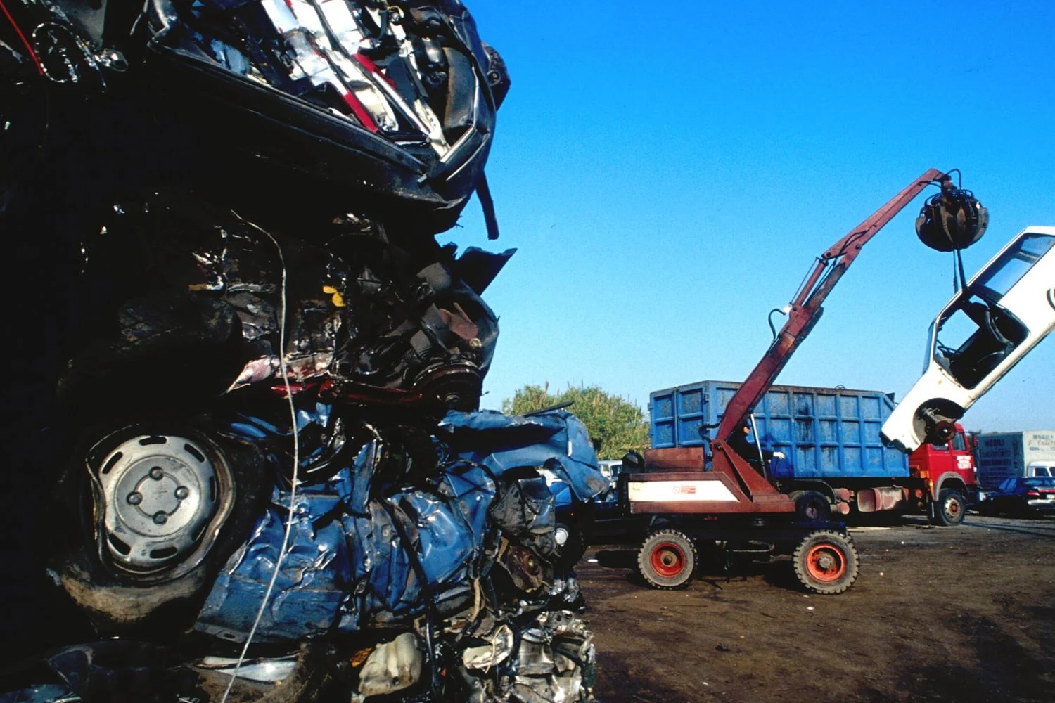 Itália avança na rottamazione: milhões de 'auto fantasma' poderão ser definitivamente desmontadas
