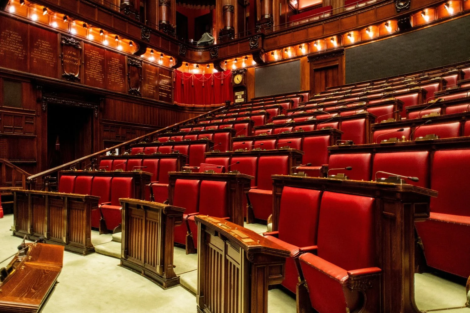 Stabilicum: centro-direita fecha acordo para nova lei eleitoral com prêmio à coalizão