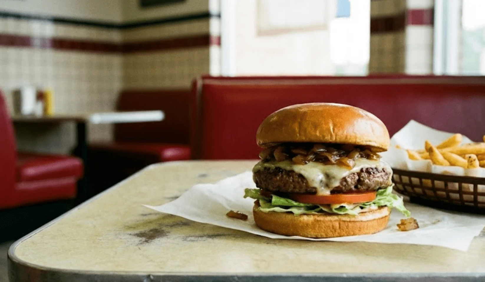 Burger King lança 'Patty': IA nas headsets que avalia a cortesia do staff e gerencia estoques
