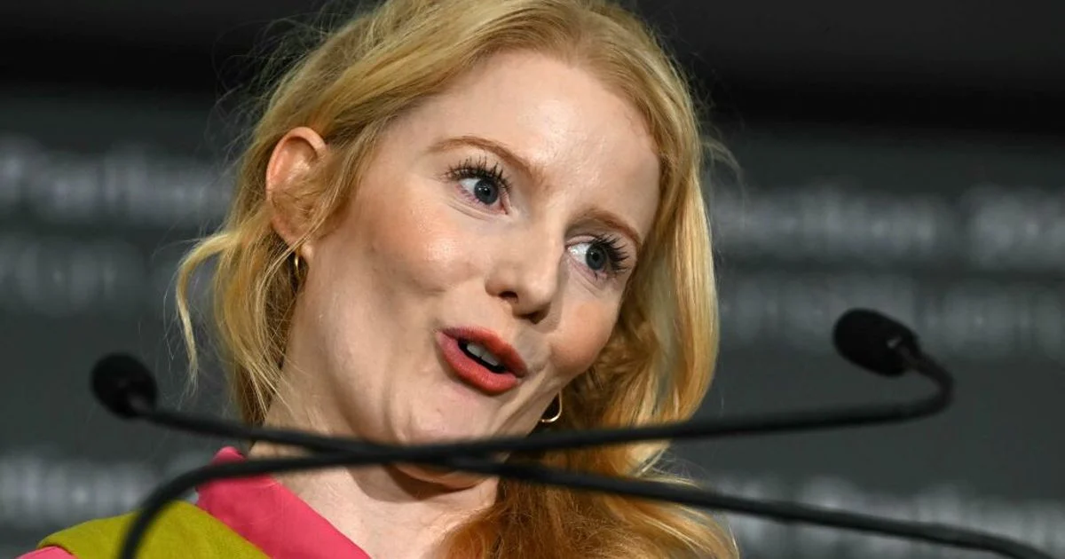 Derrota do Labour em Gorton e Denton: vitória histórica dos Verdes e golpe para Starmer