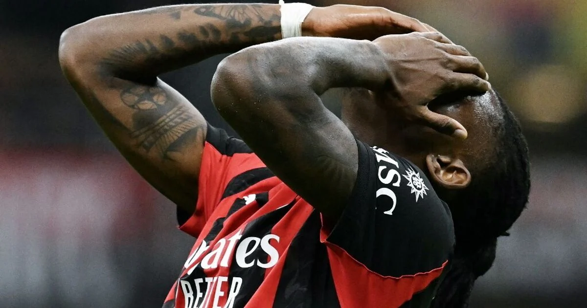 Milan tropeça em San Siro diante do Parma e vê o scudetto escorregar