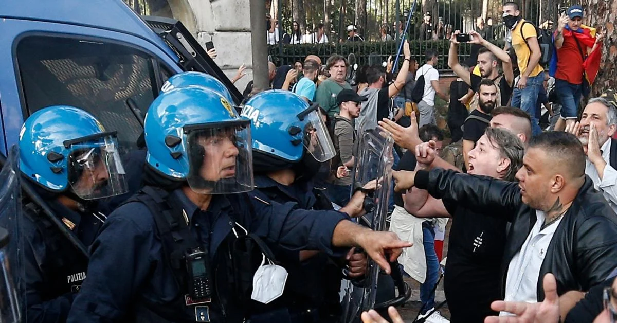 Mattarella assina dl sicurezza: sem 'schedatura' na compra de facas; 'scudo penale' ajustado e mais proteção a capitrenos e árbitros