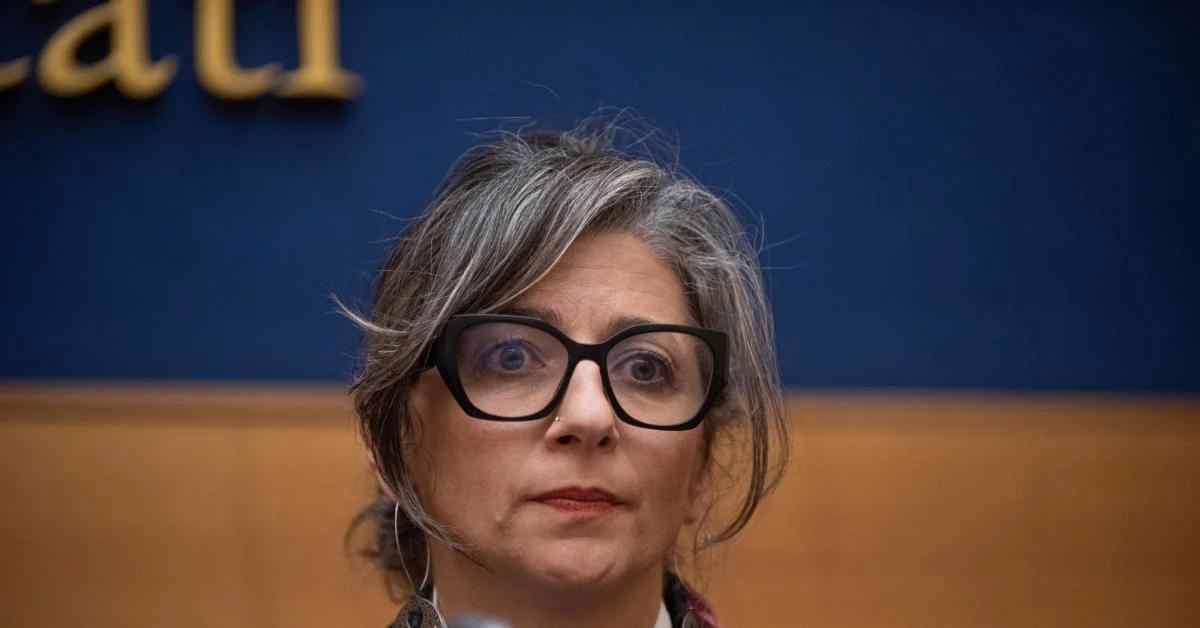 Família de Francesca Albanese processa Donald Trump por abuso de sanções: desafio aos alicerces da diplomacia