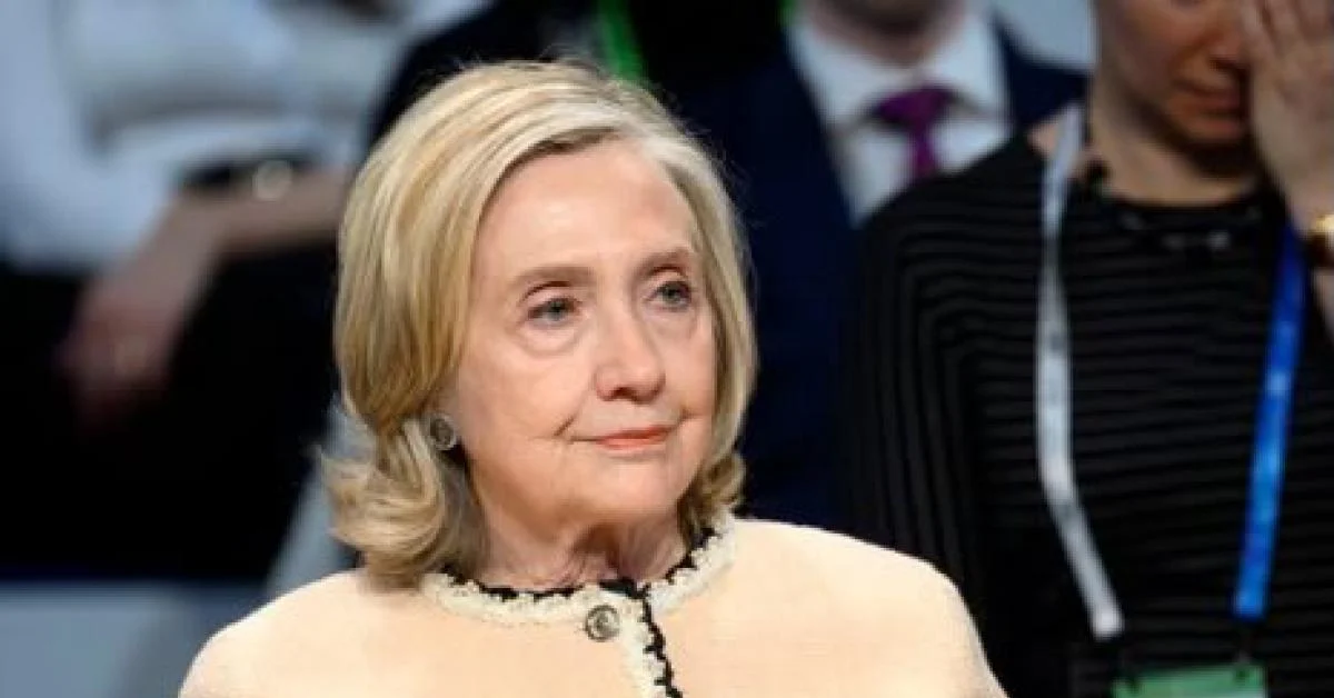 Hillary Clinton reafirma não ter encontrado Jeffrey Epstein e pede depoimento de Trump em comissão sobre os 'Epstein Files'