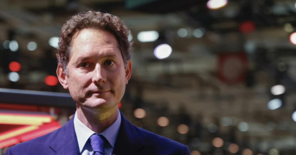 Stellantis regista perda líquida 'monstro' de €22,3 bilhões em 2025; receitas €153,5 bi e 2,8M de veículos vendidos