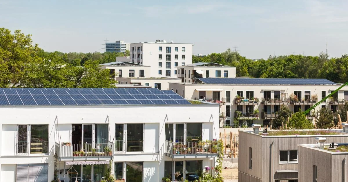 Plano Casa: 8 bilhões e um sistema único — virada estrutural para a habitação social italiana ou nova centralização estatal?