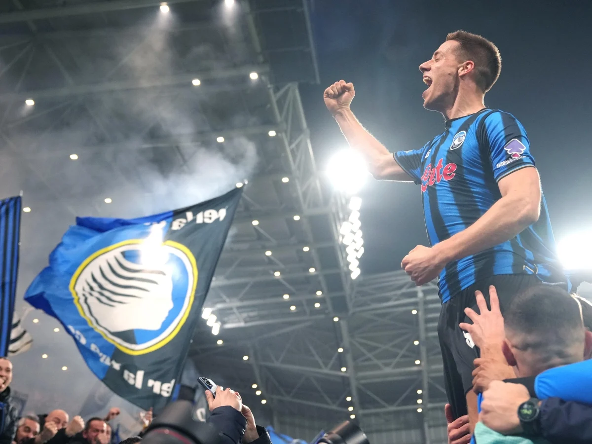 Atalanta vira sobre o Borussia Dortmund nos 98' com pênalti de Samardzic e avança na Champions