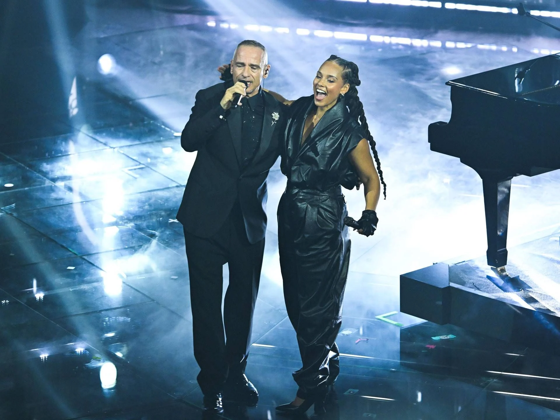 Sanremo 2026: Eros Ramazzotti e Alicia Keys — o fuorionda que virou show