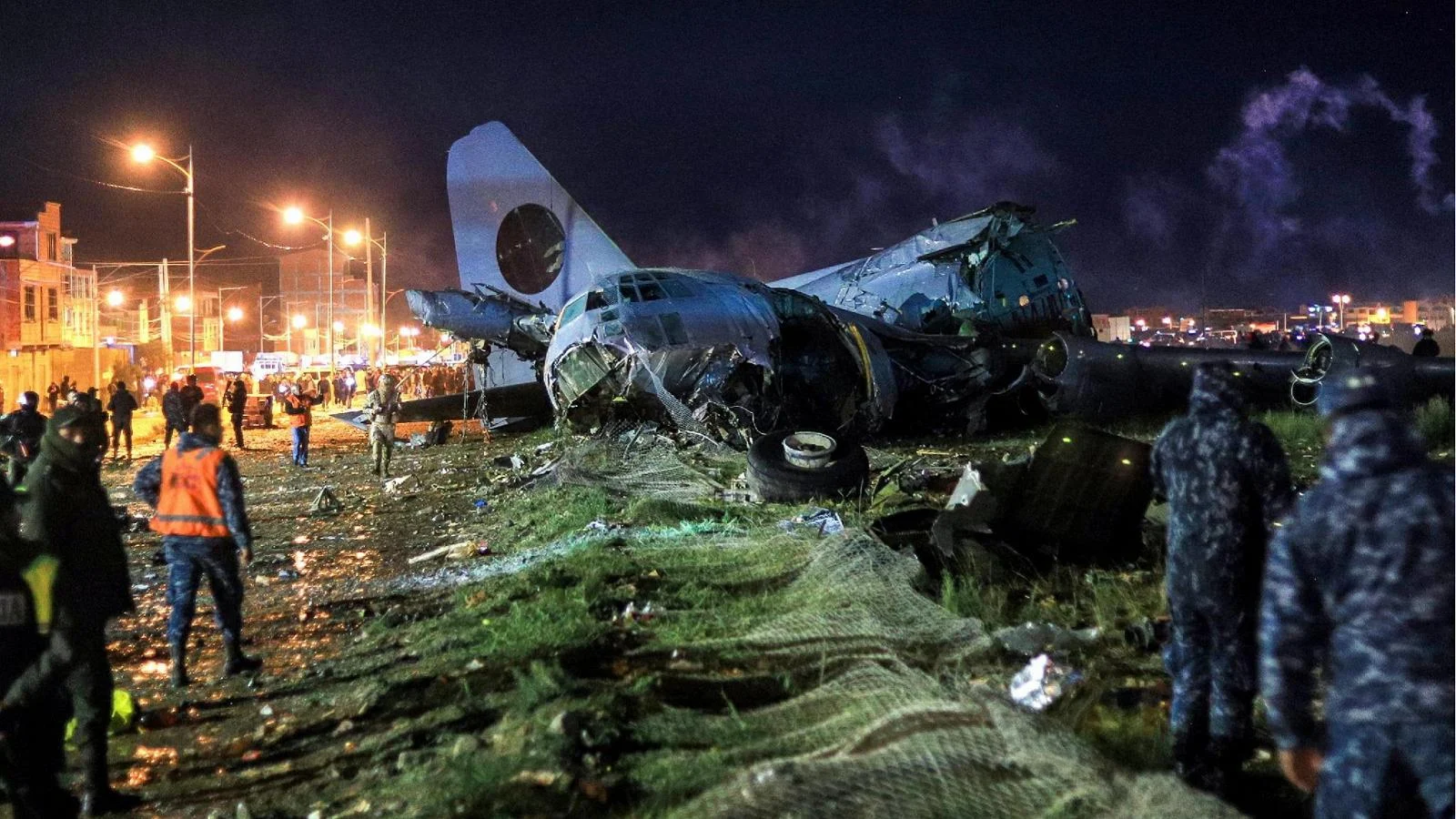 Tragédia em El Alto: Hércules C-130 da Força Aérea da Bolívia sai da pista e deixa ao menos 20 mortos