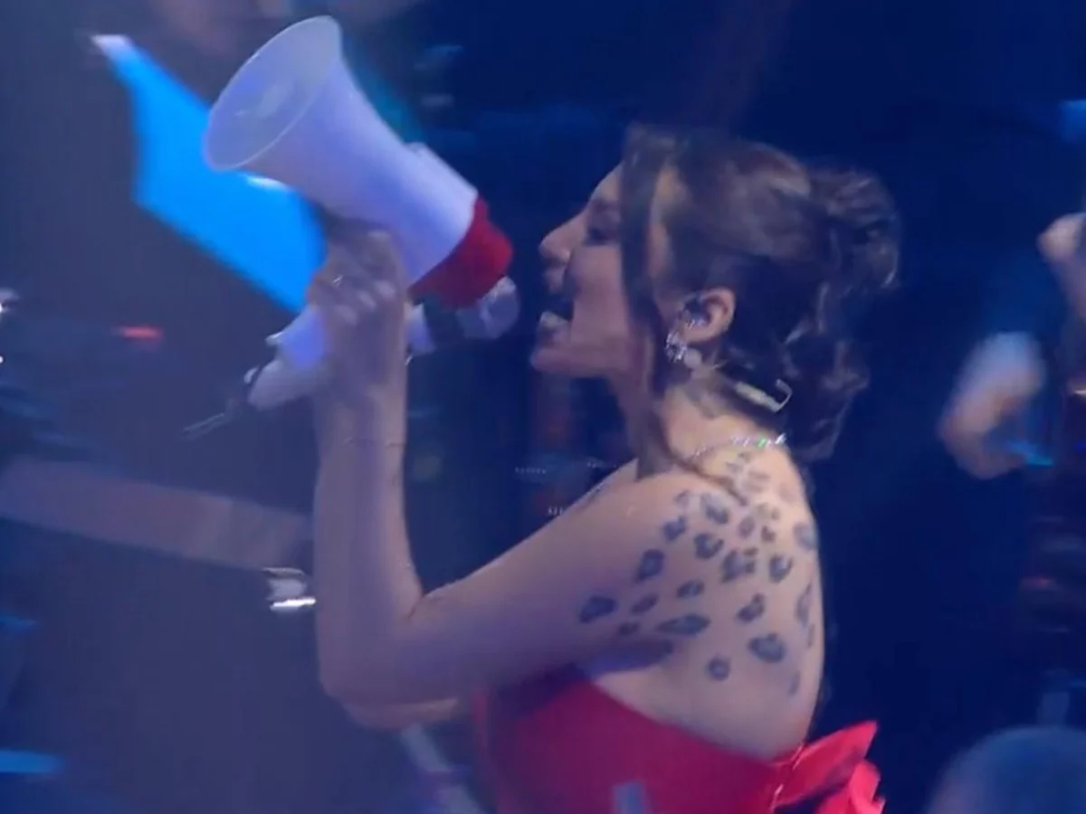 Classificação do Fantasanremo 2026 após a quarta noite: bônus das Paralimpíadas e o megafone dos 'festini bilaterali'