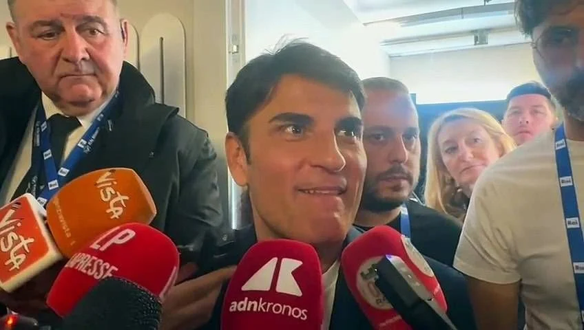 Sal Da Vinci vence Sanremo 2026 e celebra De Martino: “Napoli finalmente no lugar que merece”