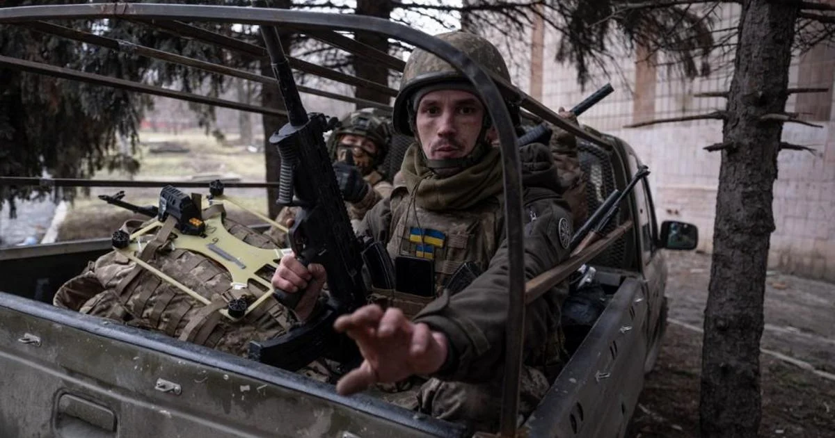 Zelensky: Ucrânia superou o inverno, Moscou prepara novos ataques às infraestruturas de energia