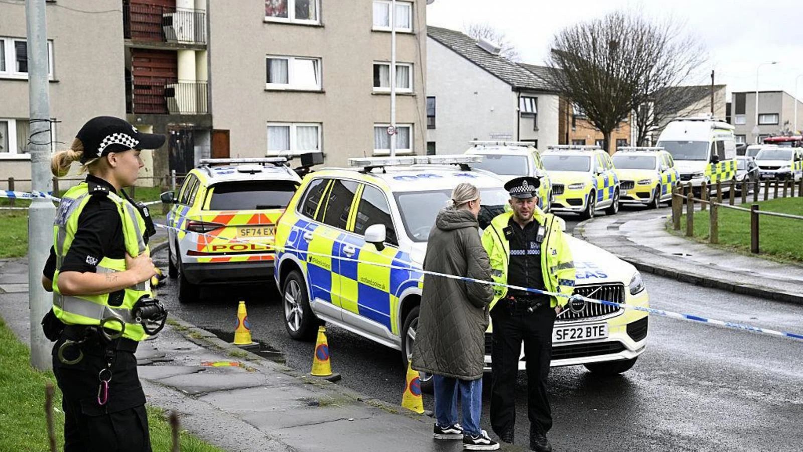 Edimburgo: homem fere duas pessoas com faca; polícia descarta terrorismo