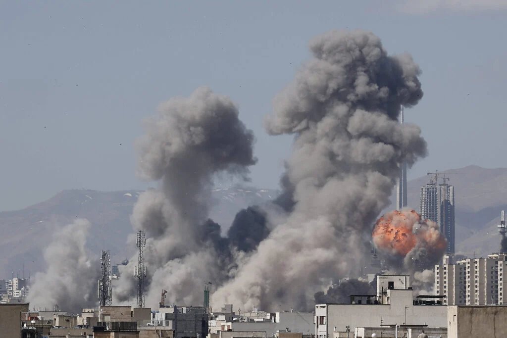 Crise no Oriente Médio: UE condena ataques do Irã enquanto EUA e Israel intensificam raids