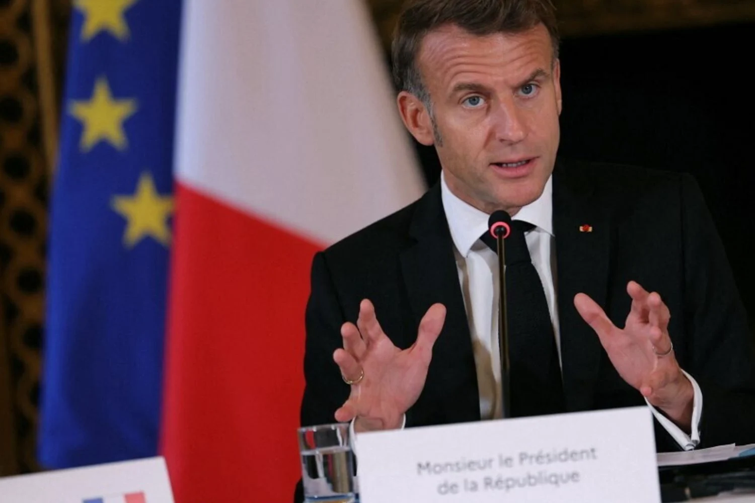 França amplia arsenal nuclear e cria grupo de dissuasão com aliados europeus