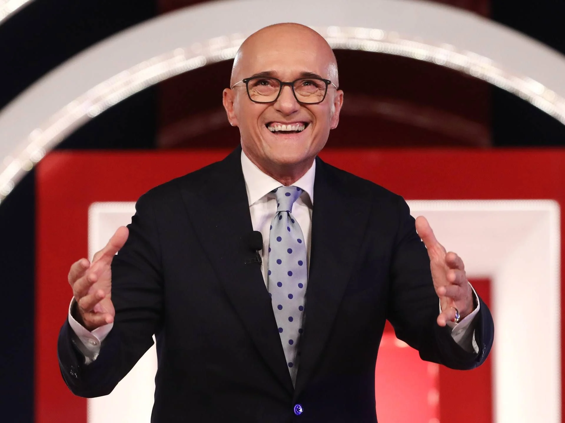 Alfonso Signorini anuncia saída de 'Chi' após 16 anos: 'Começo uma nova vida'