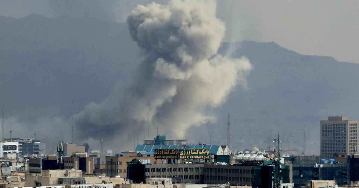 Crise em Teerã: vácuo de poder, proliferação de proxies e o risco estratégico em Hormuz