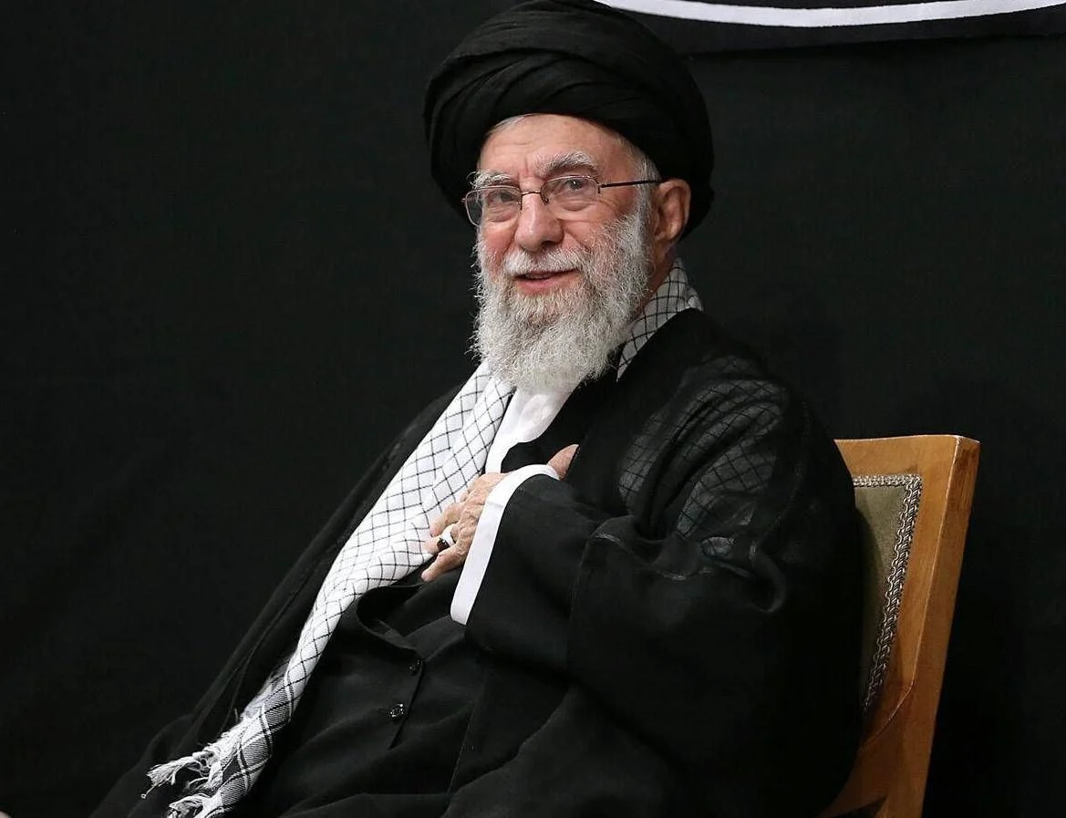 O Tesouro de Khamenei: quem herdará um império financeiro de centenas de bilhões?