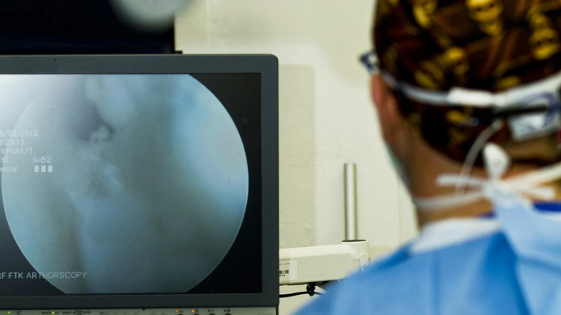 Alberto Breda conduz primeira telecirurgia estável entre Barcelona e Canárias