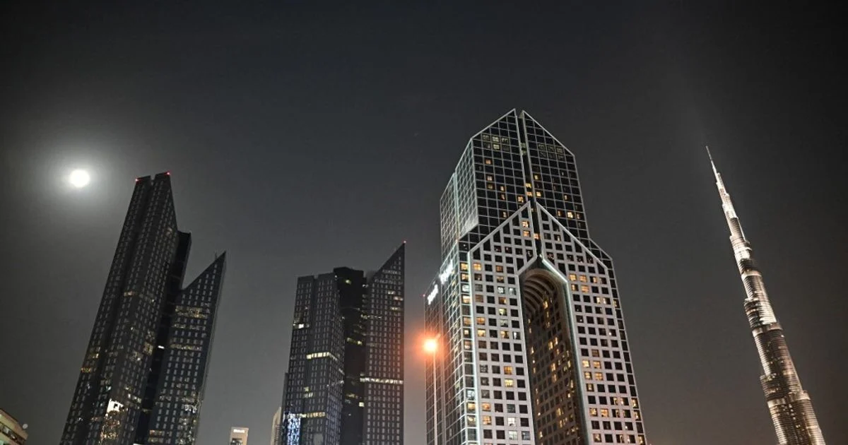 Italianos bloqueados em Dubai pela crise no Irã: como a Farnesina coordenou o retorno