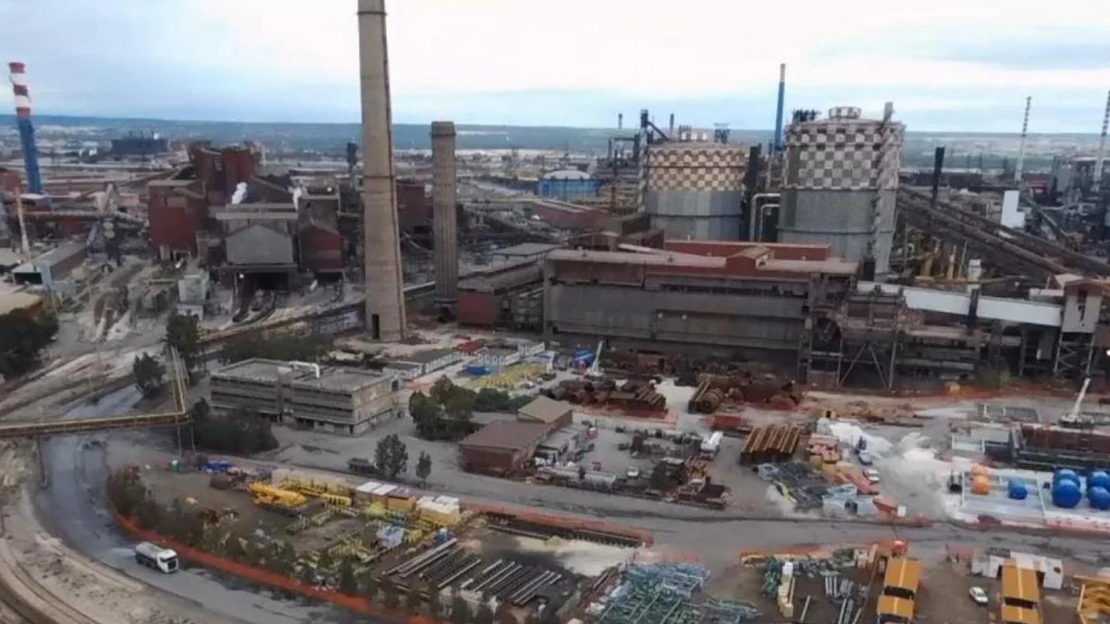 Ex Ilva Taranto: comissários recorrerão da suspensão da atividade a quente, diz governo