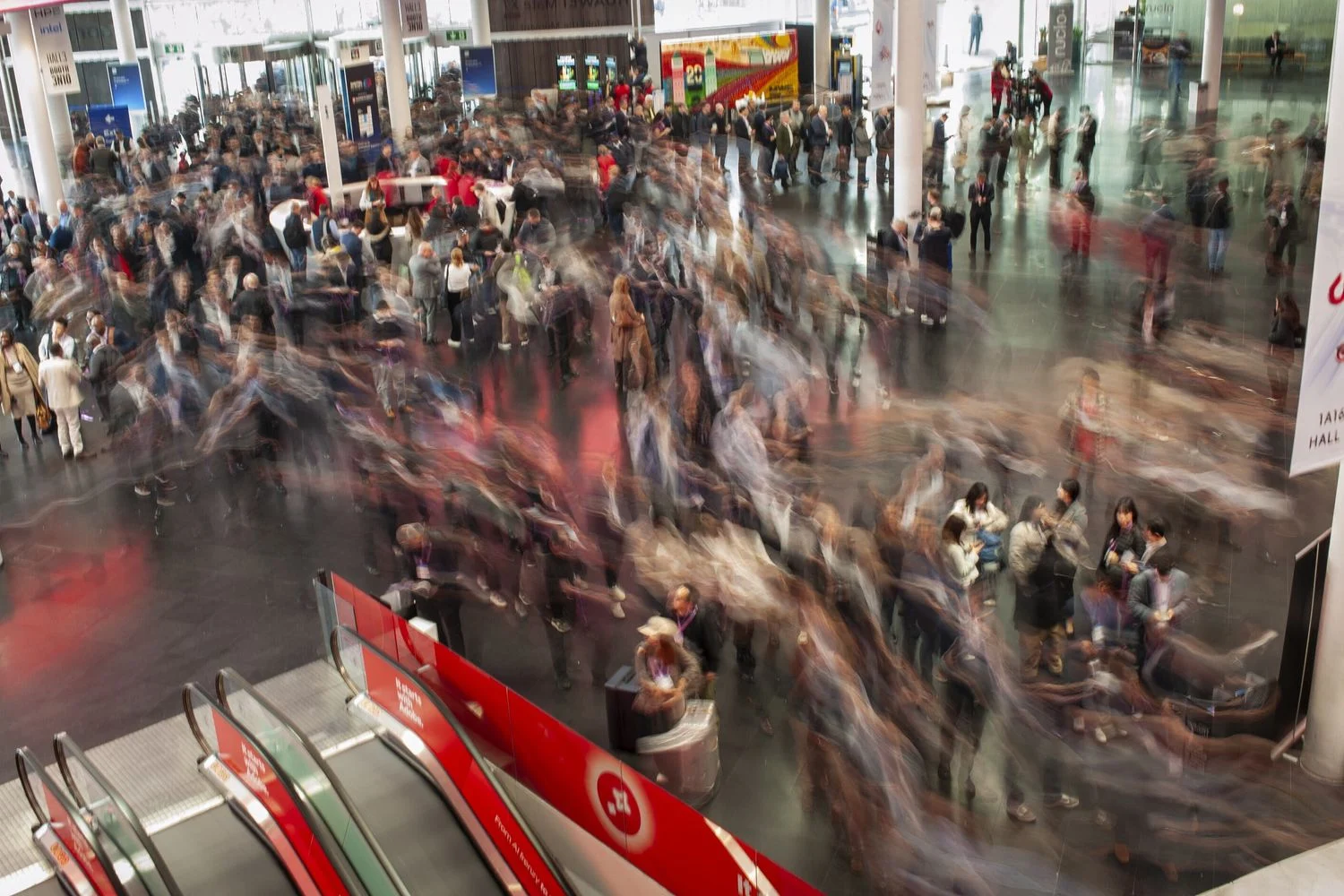 Fritz! no MWC: como Wi‑Fi 7 e 5G de reserva tornam a rede doméstica mais confiável