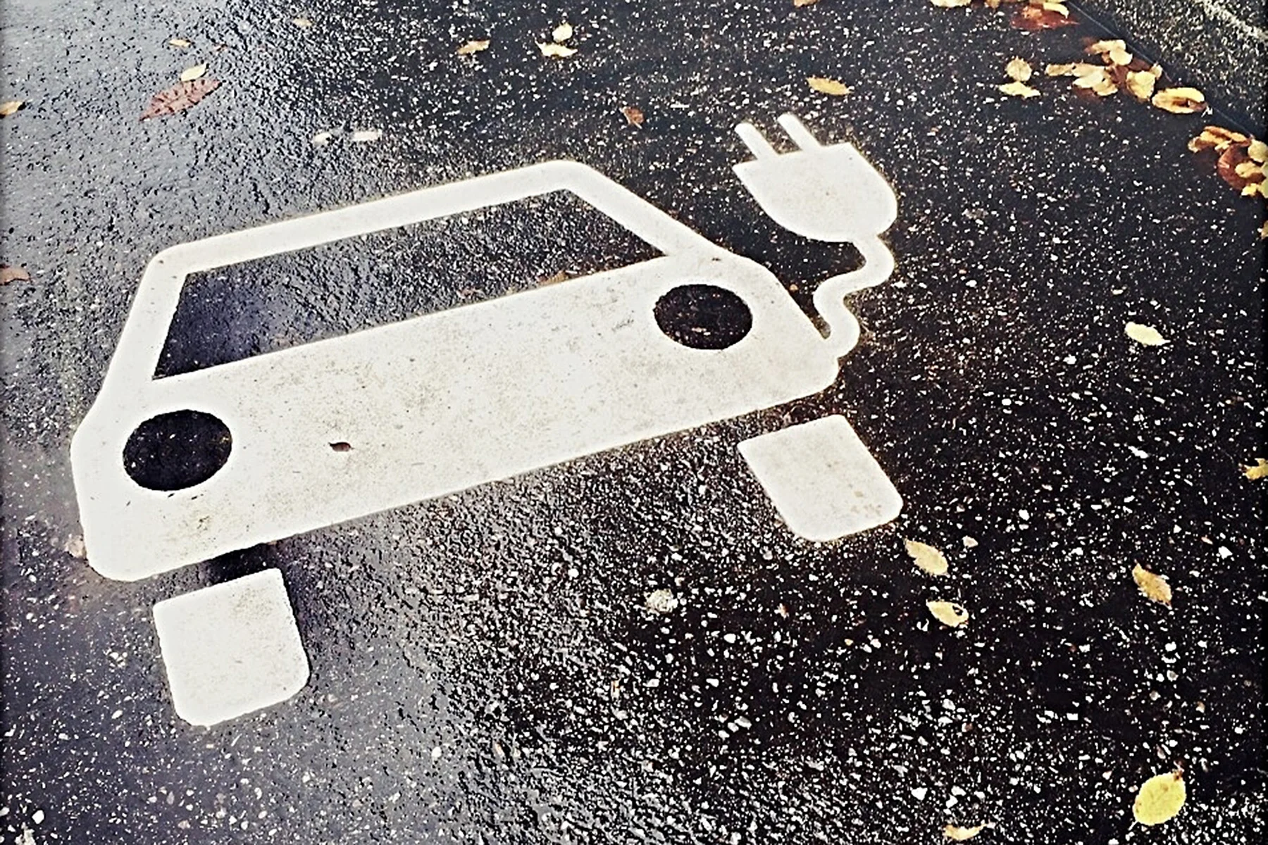 Auto elétrica: UE em duas velocidades — norte europeu lidera em matrículas, sul fica para trás