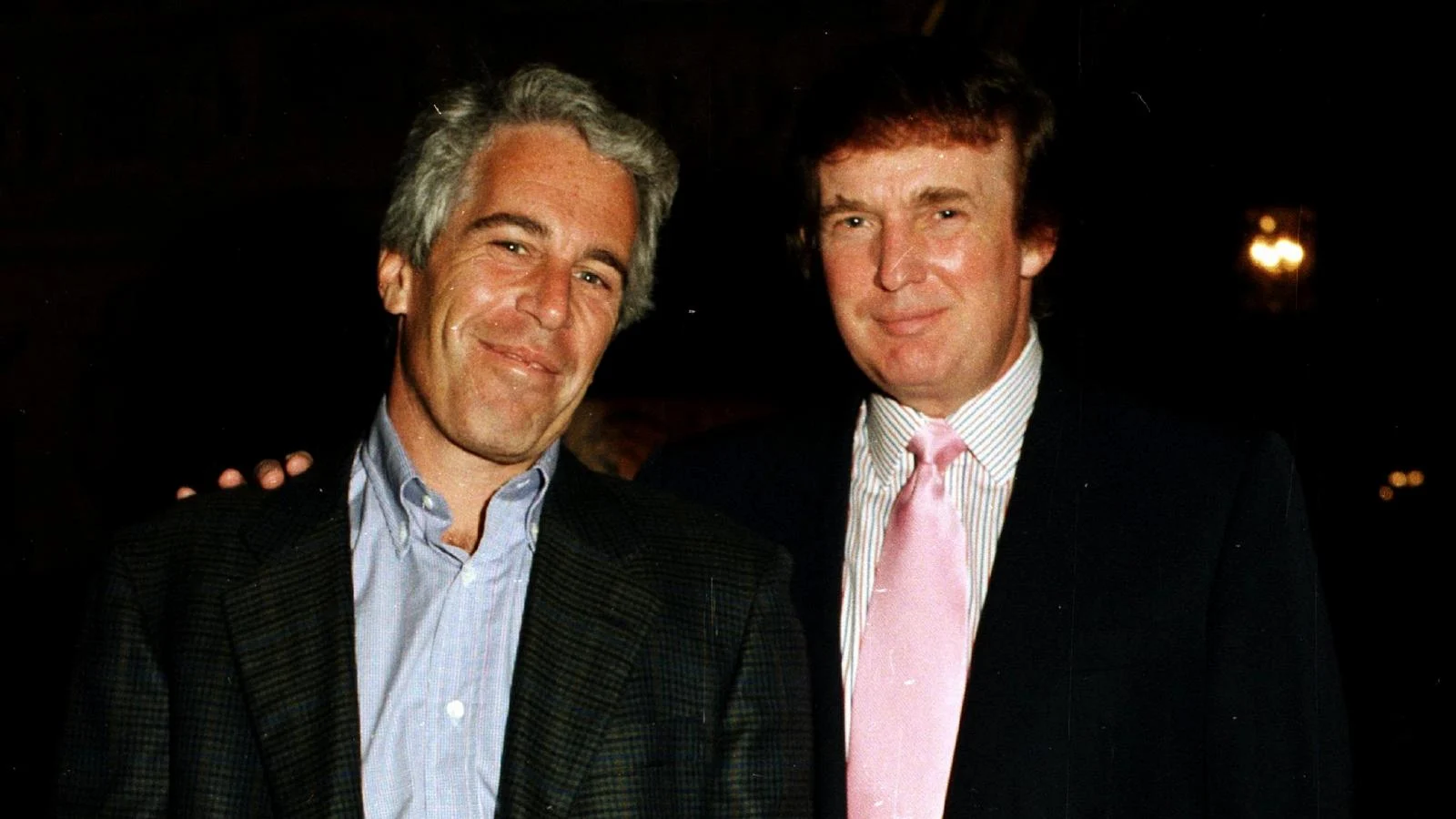 Arquivos de Epstein expõem novas acusações que ligam Trump a abuso de menor