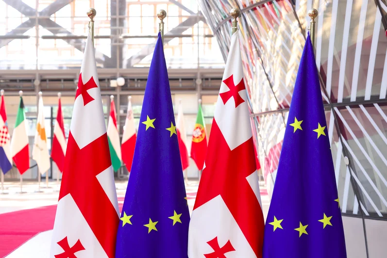 UE suspende isenção de vistos para diplomatas e funcionários da Geórgia por um ano