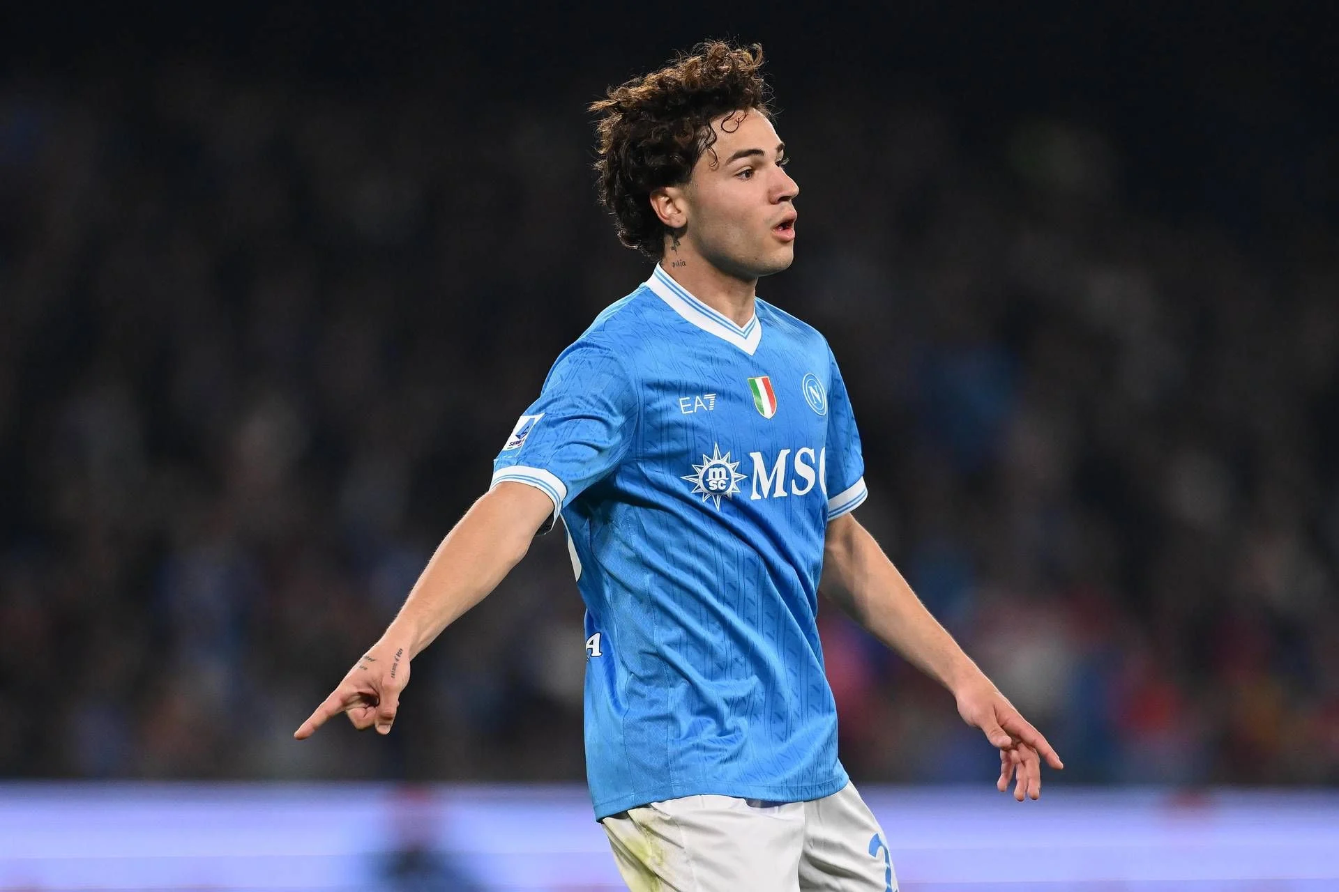 Napoli, infortúnio de Vergara no Maradona: o que se sabe sobre a fasciatura e o impacto na seleção