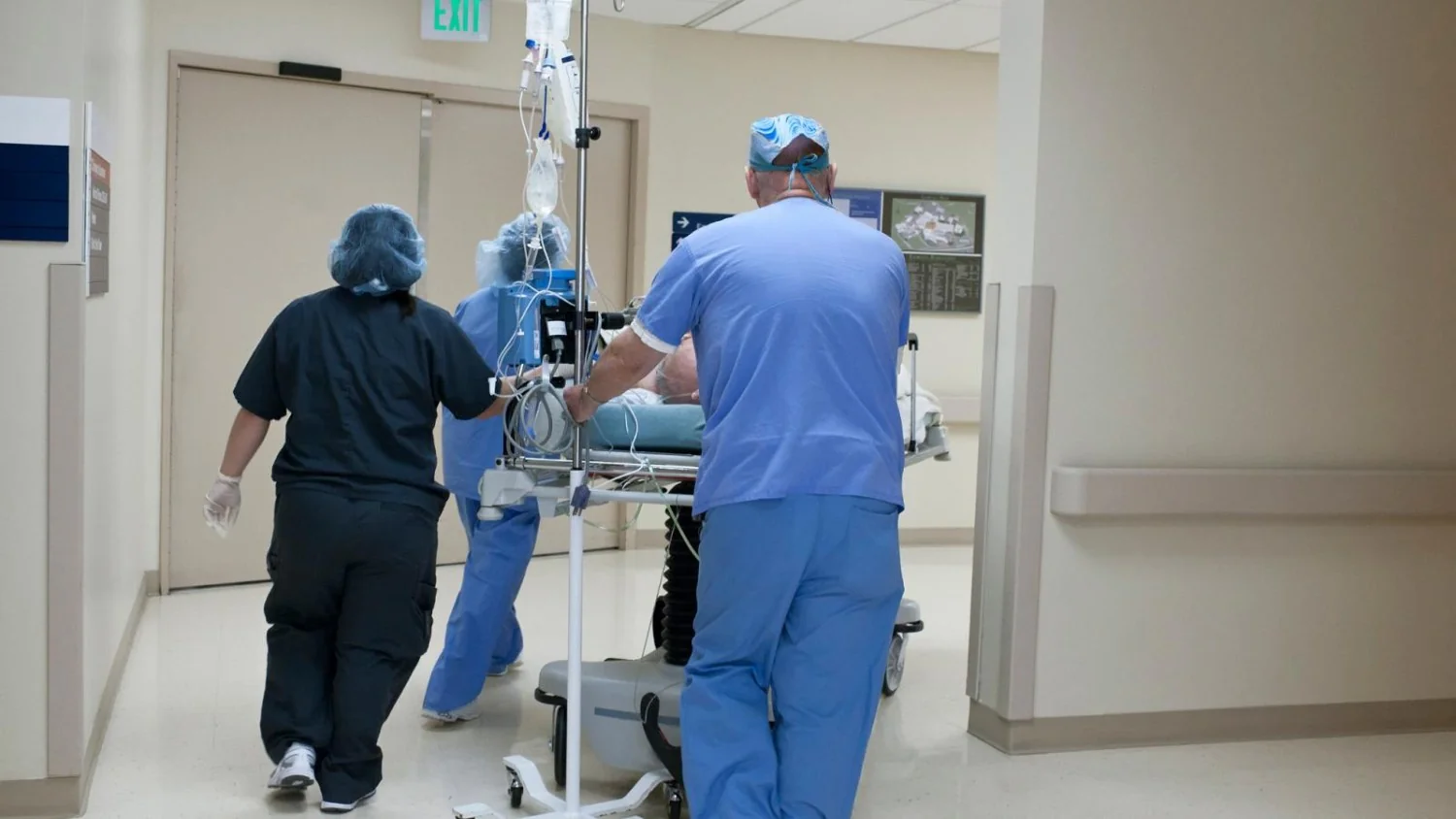 Agressões a profissionais de saúde em 2025: 23.367 vítimas e predomínio de violência verbal