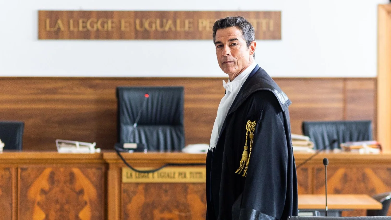 Alessandro Gassmann veste Guido Guerrieri na nova série 'Guerrieri: la regola dell'equilibrio' — drama jurídico chega à Rai