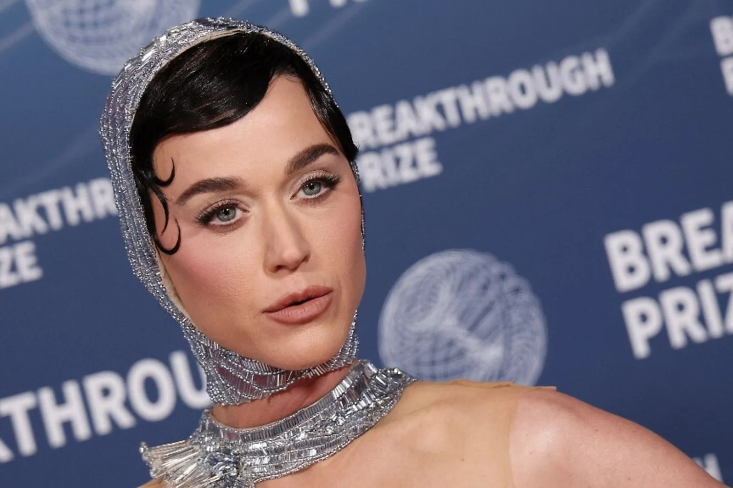 Alta Corte da Austrália reconhece direito da estilista Katie Perry de usar seu nome contra a popstar Katy Perry