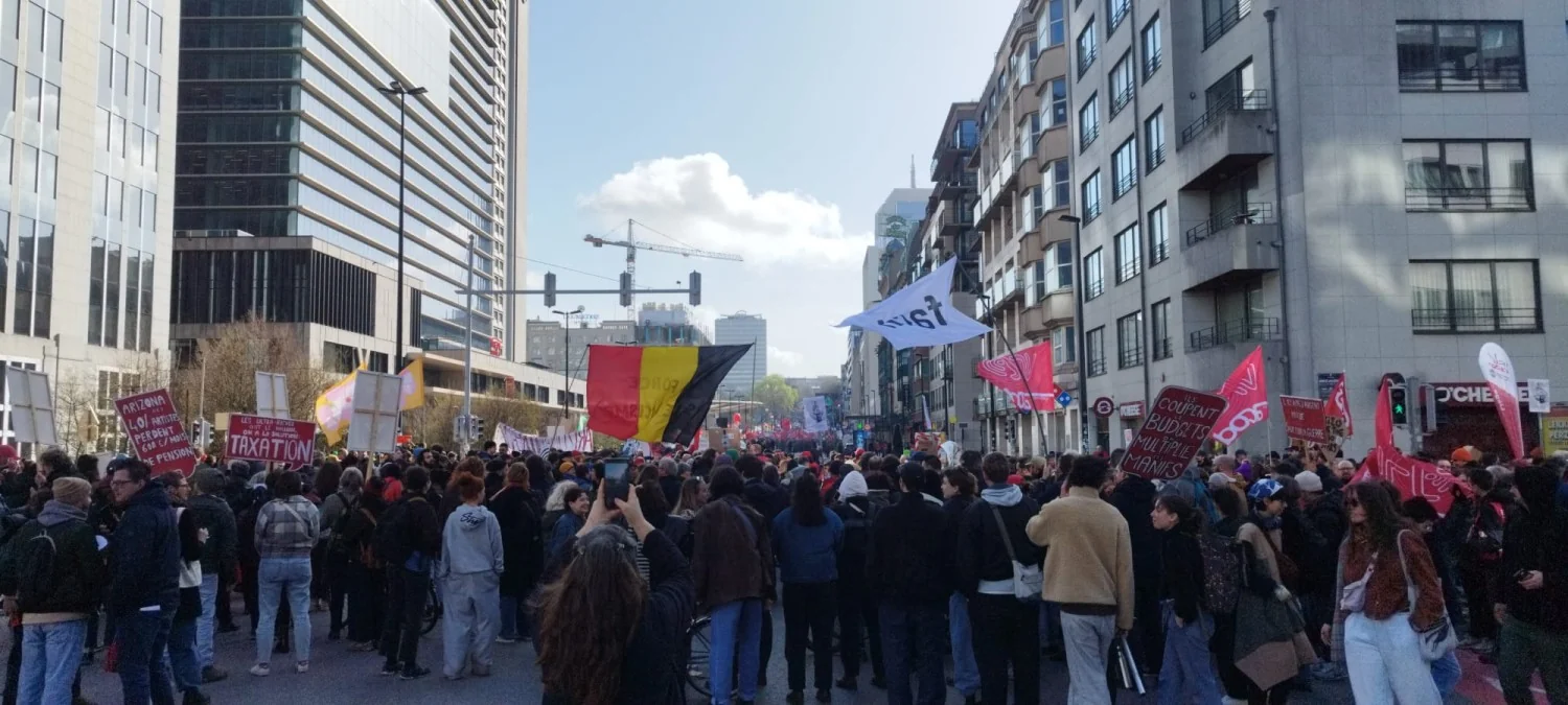Bélgica em greve: 80 mil em Bruxelas contra as reformas do governo De Wever
