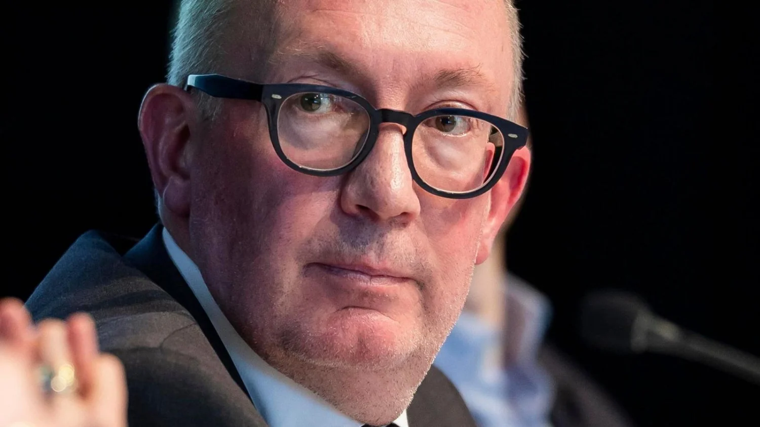 Crans-Montana: prefeito é investigado entre cinco novos indiciados pela tragédia do Constellation