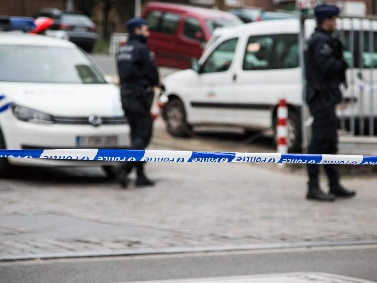 Explosão em frente à sinagoga de Liège: perímetro de segurança e investigação após ato classificado como antissemitista