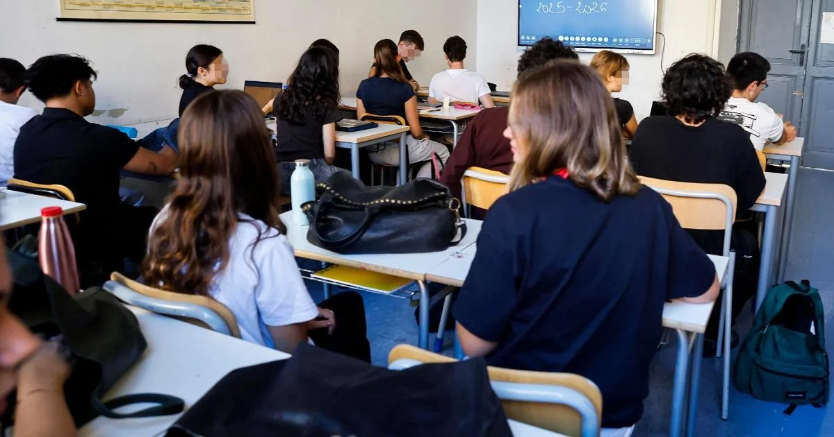 INVALSI 2025: Meninas se destacam em italiano, meninos em matemática — como atuar desde os primeiros anos