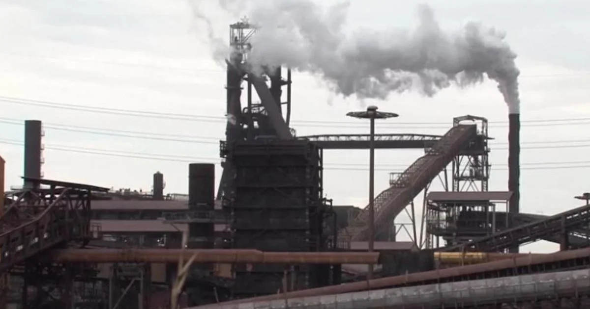 Jindal volta à corrida pelo ex-Ilva: duelo com o fundo Flacks pelo futuro da siderúrgica de Taranto