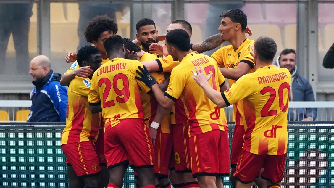 Lecce vence Cremonese por 2-1 e dá passo decisivo na luta pela salvezza