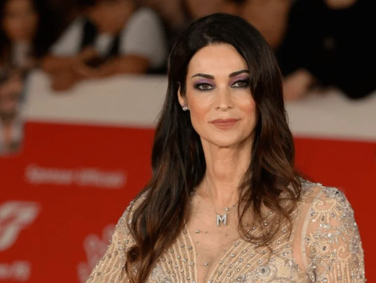 Manuela Arcuri fala sobre a separação: “Nos demos por garantidos” e preserva laço por seu filho