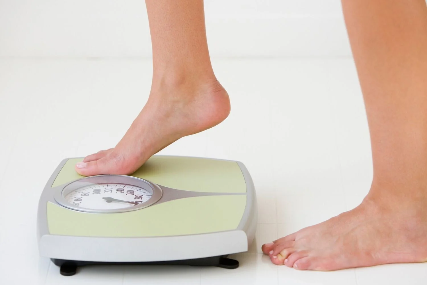 Após parar Ozempic e Wegovy, 60% do peso perdido volta em um ano, revela estudo de Cambridge