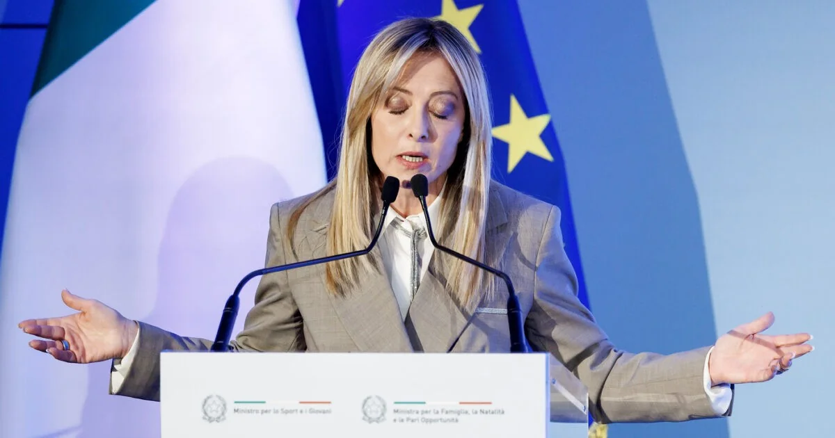 Meloni evita condenar ataque a Irã: diz não ter elementos para posição e reafirma que Itália não entrará no conflito