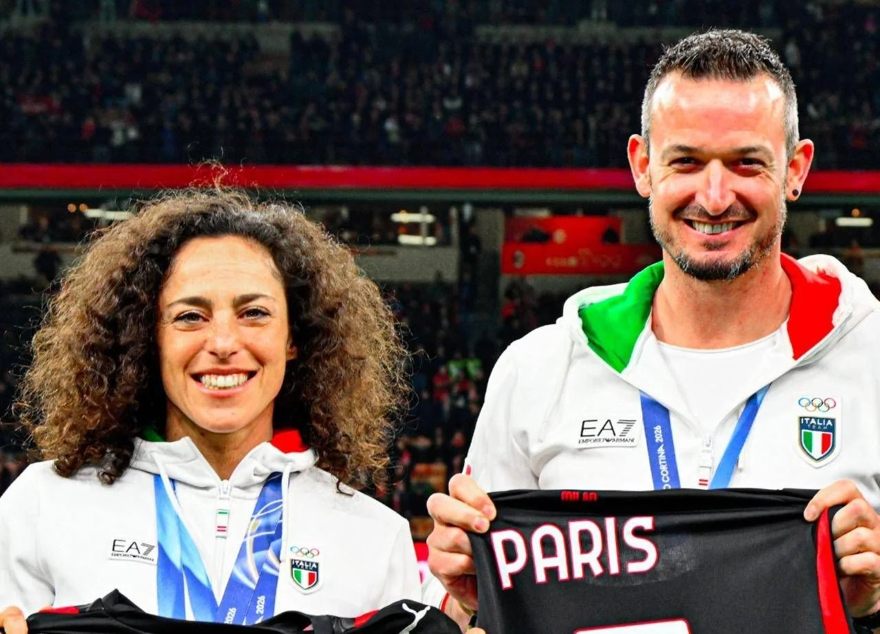 Il Milan 'abbraccia' Brignone e Paris prima del derby con l'Inter: il tributo ai medagliati di Milano Cortina — adnkronos.com