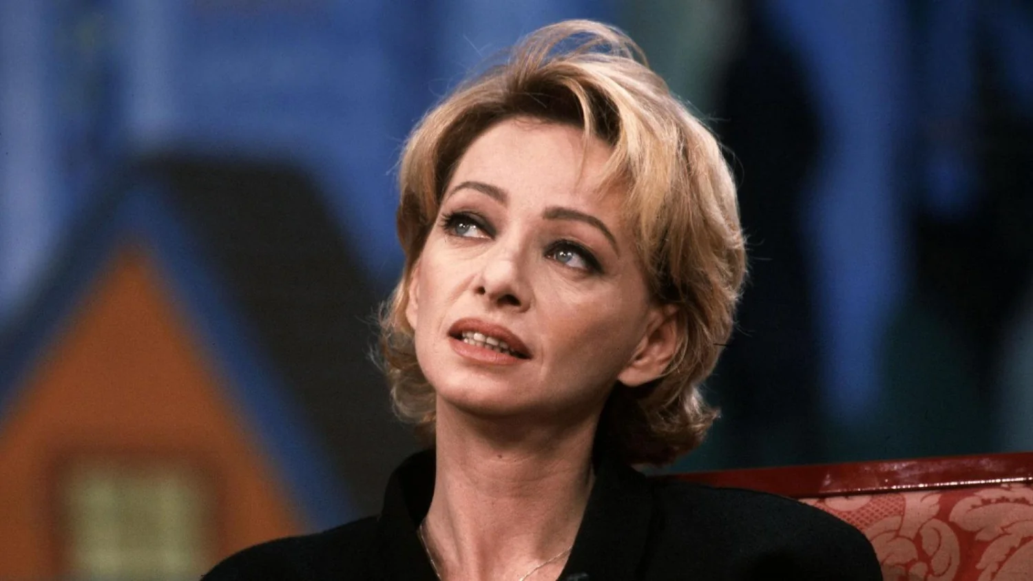 Morre Enrica Bonaccorti, rosto cordial da televisão italiana: luta contra tumor no pâncreas aos 76 anos