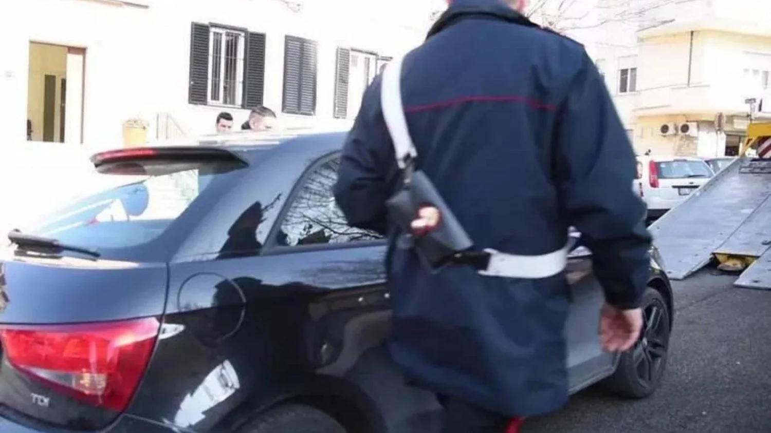 Napoli: três presos por violência sexual de grupo contra jovem com deficiência em Afragola