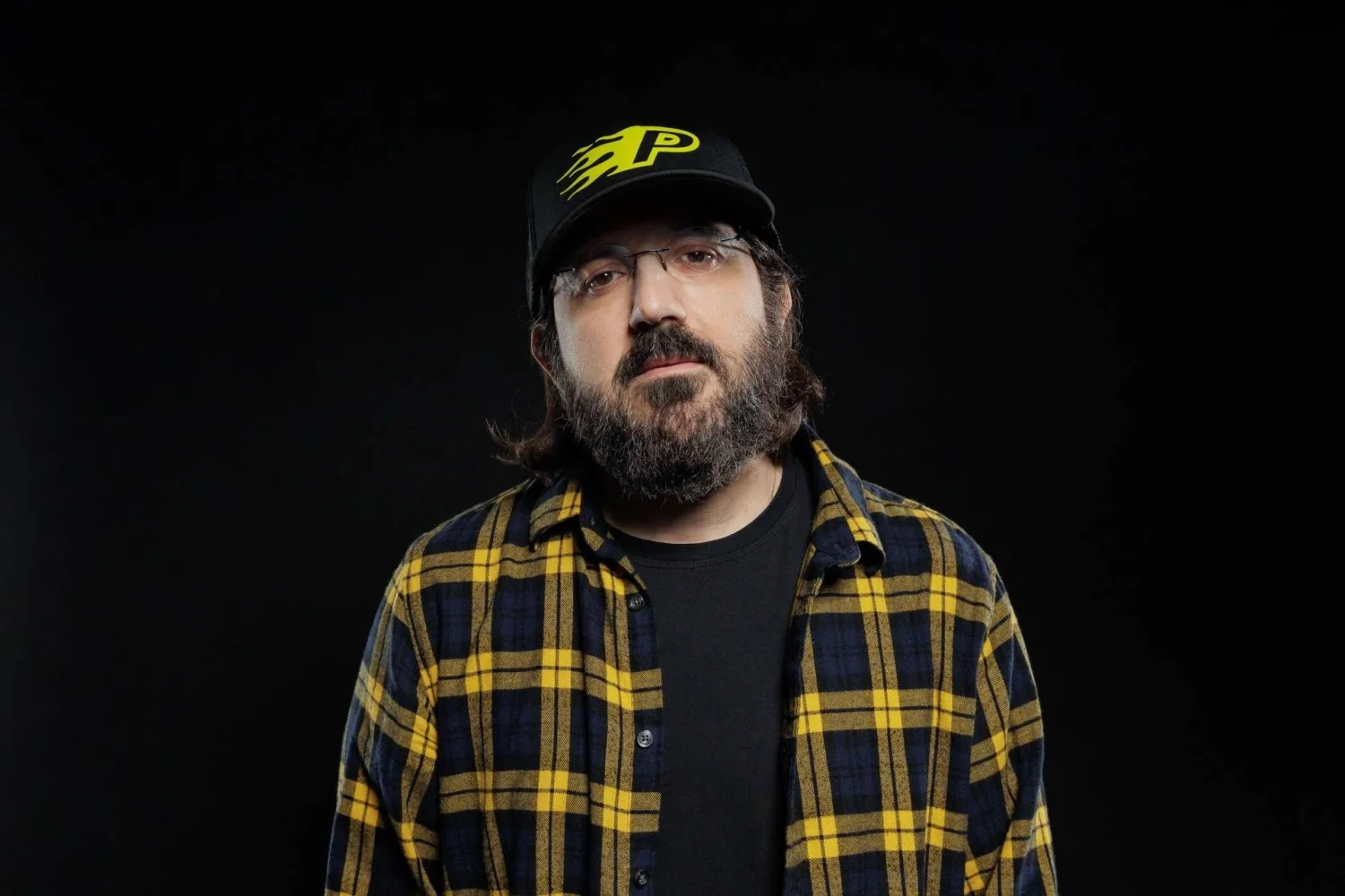 Piotta regressa com Si riparano ricordi: rap emocional que costura memórias como kintsugi