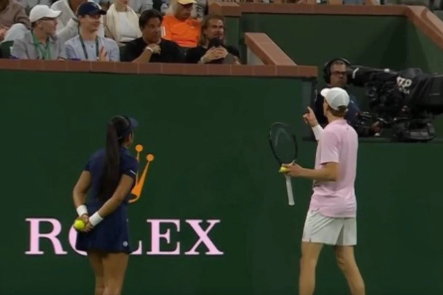 Sinner confronta público em Indian Wells: tensão durante oitavas contra Fonseca