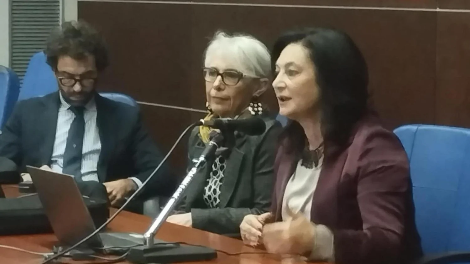 Vigilância reforçada à presidente do Tribunal de Menores da Aquila após ameaças por caso da 'família no bosque'