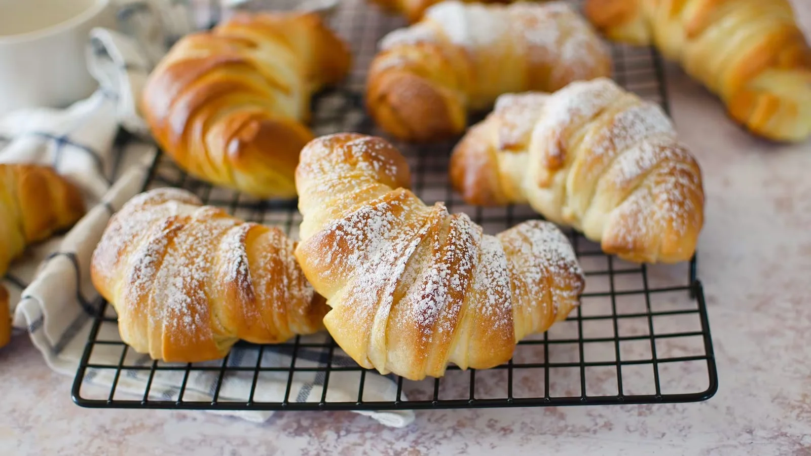 Aprenda a fazer Cornetti Brioches de Ricota: Receita Tradicional Italiana